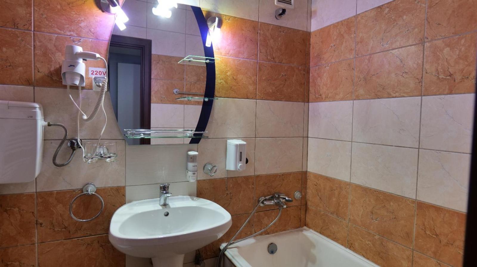 Hotel Parc Крайова Екстериор снимка