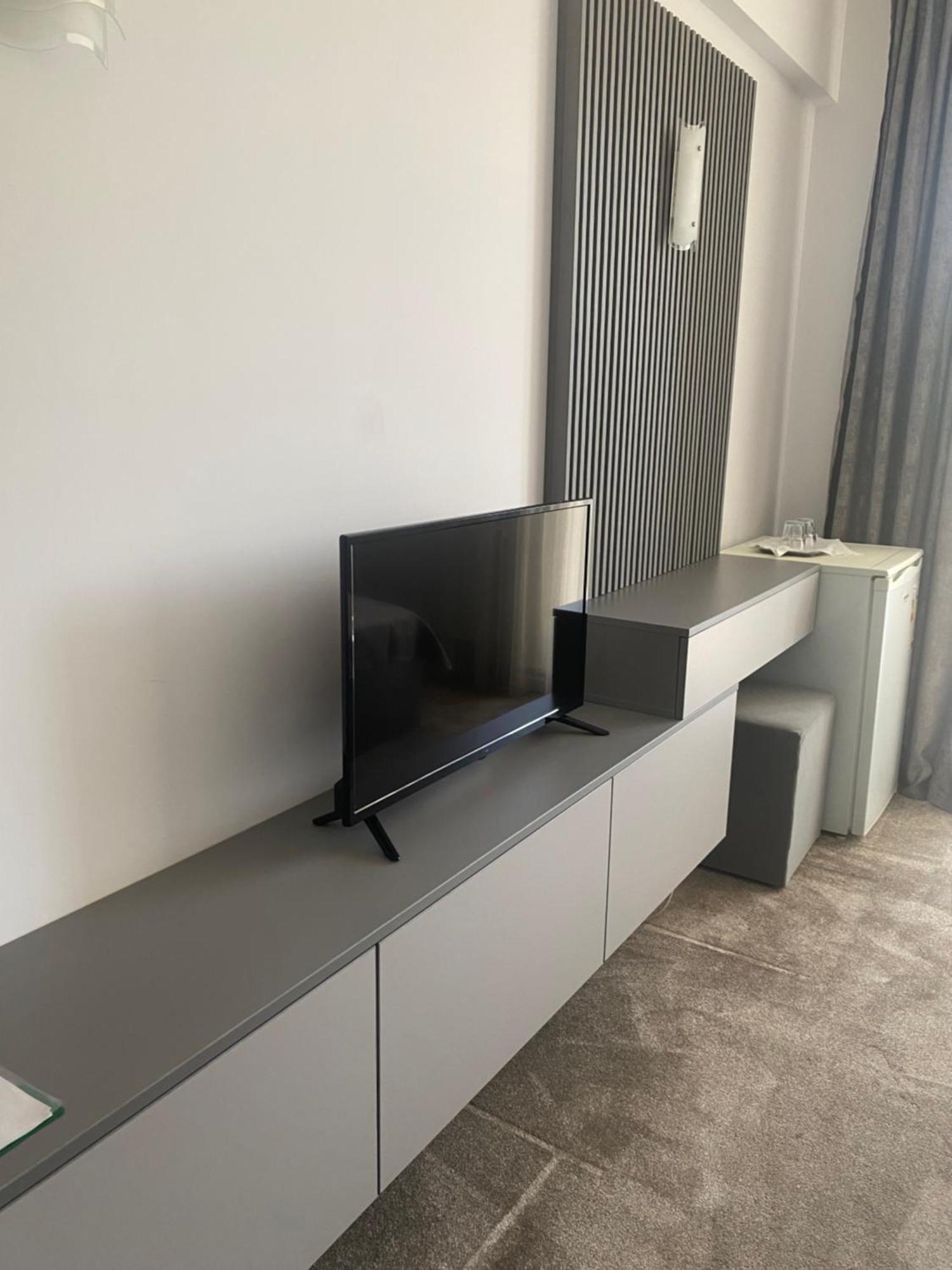 Hotel Parc Крайова Екстериор снимка