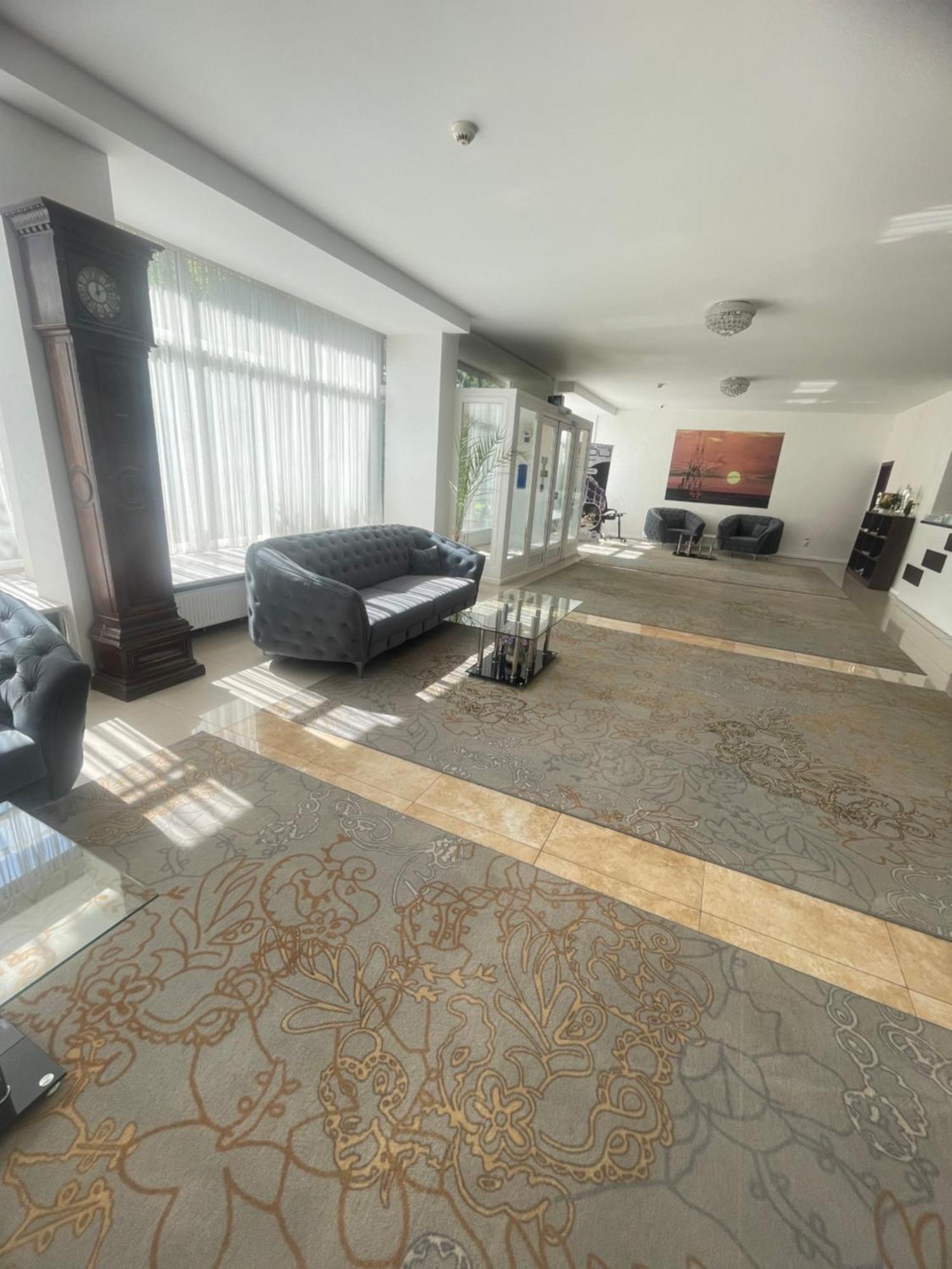Hotel Parc Крайова Екстериор снимка