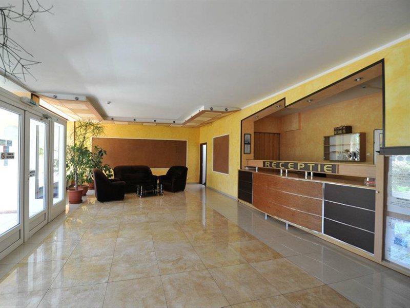 Hotel Parc Крайова Екстериор снимка